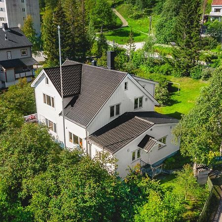 Historical Villa & Green Sanctuary In City Center Tromso Exterior photo